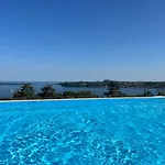 Feli - Panoramic Pool View In Apartman Gardone Riviera