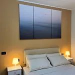 Feli - Panoramic Pool View In Apartman Gardone Riviera