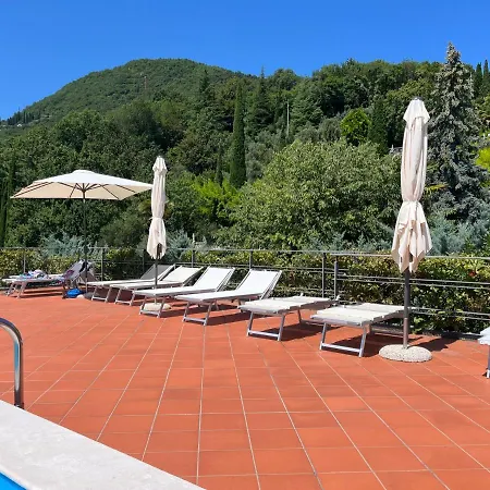 Feli - Panoramic Pool View In Appartement Gardone Riviera